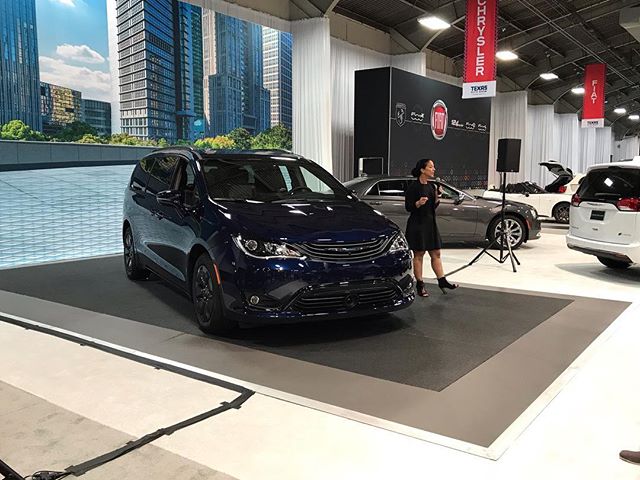 2019 @chrysler Hybrid Pacifica. #TexasAutoShow